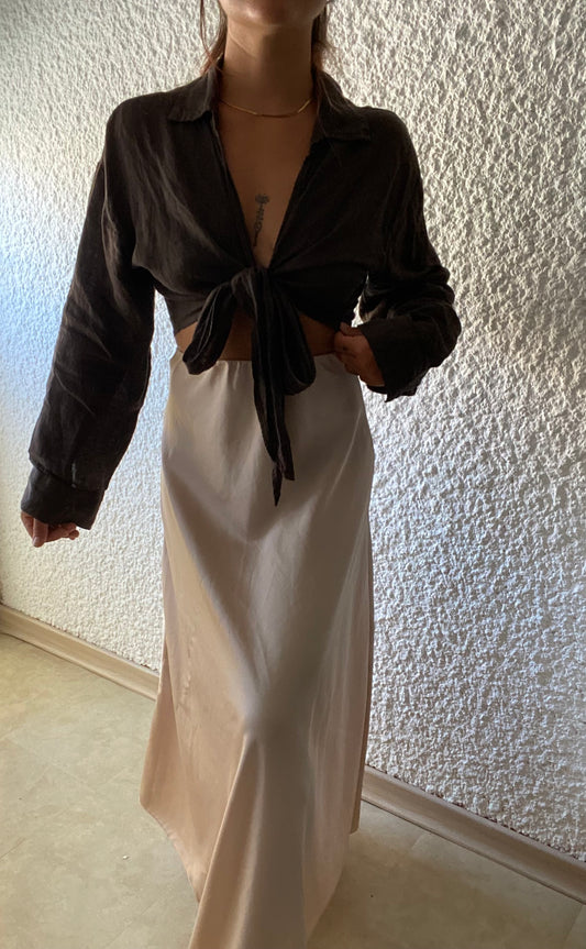 Tamanrasset | Top en lin à nouer Chocolat: La pièce essentielle